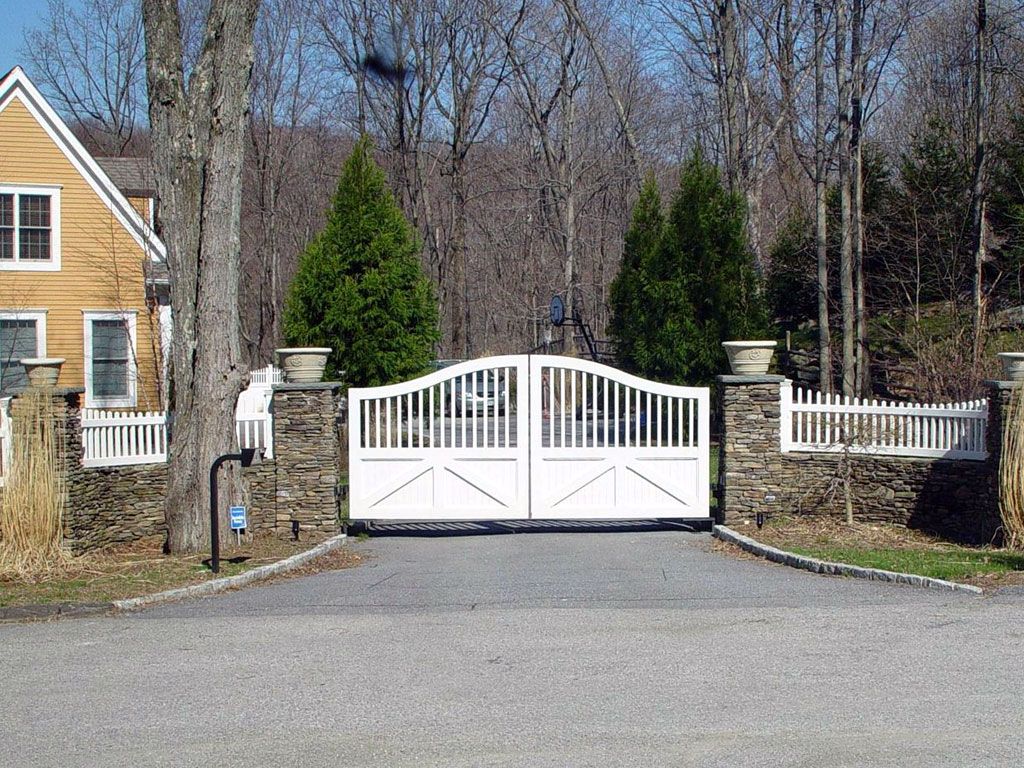 house entering gate